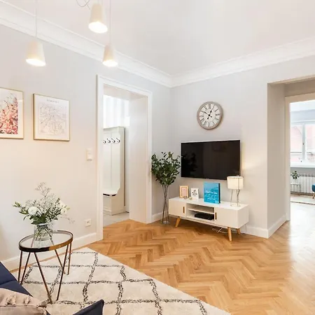 Plac Zamkowy - With View By Renters * Βαρσοβία