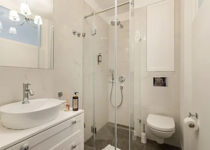 Plac Zamkowy - With View By Renters Apartment Warsaw