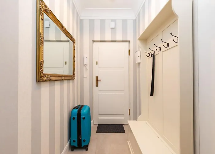 Rent Like - Plac Zamkowy 15/19 Warszawa