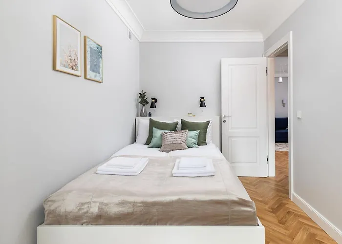 Rent Like - Plac Zamkowy 15/19